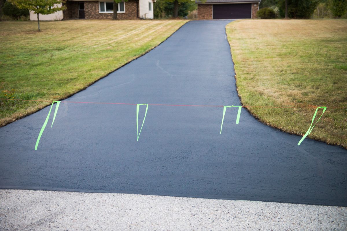 Blacktop Driveway Service